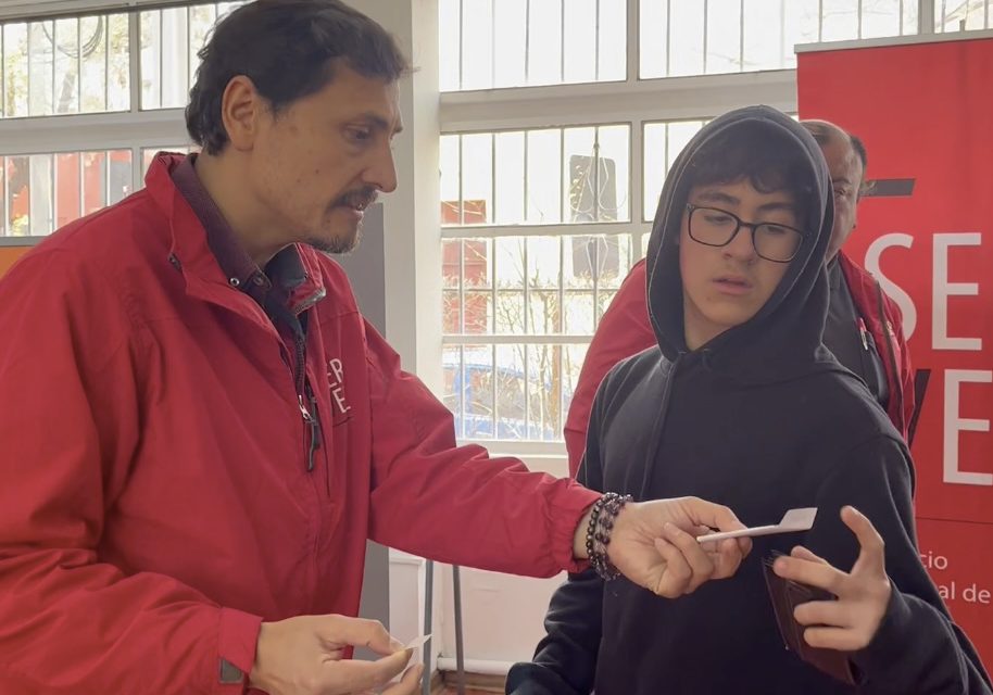 SERVEL acompañó elecciones del Centro de Alumnos del Liceo Bicentenario Técnico Amancay