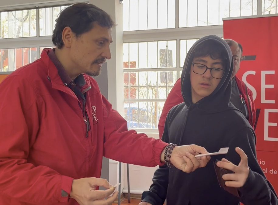 SERVEL acompañó elecciones del Centro de Alumnos del Liceo Bicentenario Técnico Amancay